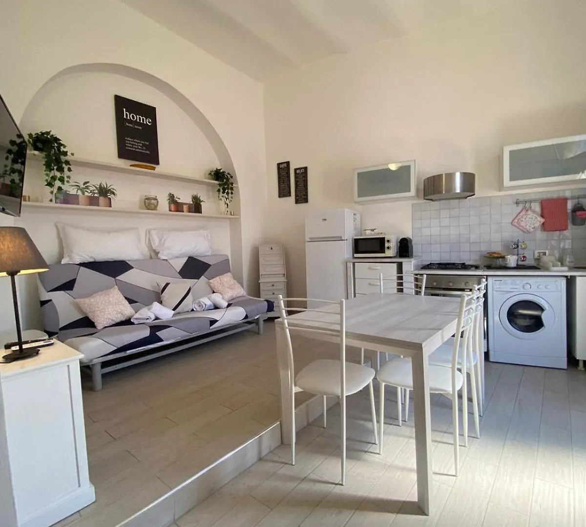 Casavolsci San Lorenzo Rome 0*,  Italy